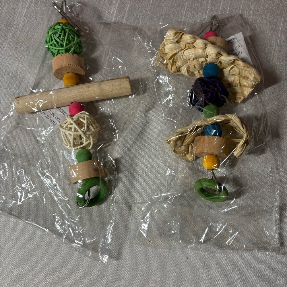 Colorful Bird Toys with Natural Materials. 2. New.